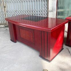 Bàn Lãnh Đạo Gỗ MDF 1m8 Dáng Vuông Lịch Lãm