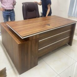 Bàn Giám Đốc Nâu Viền Trắng Đẹp