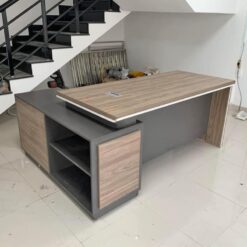 Bàn Giám Đốc Vân Gỗ 1m8 Tối Giản