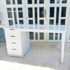 Bàn Làm Việc 4 Ngăn Kéo Cho Văn Phòng