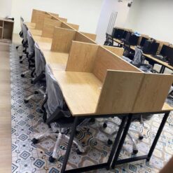 Bàn Làm Việc Nhóm 1m2 Có Vách Ngăn Tiện Lợi