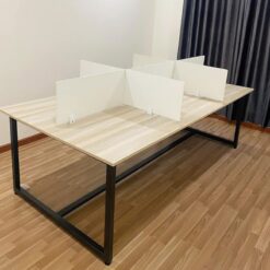 Bàn Nhóm 6 Người Có Vách Ngăn Riêng Tư