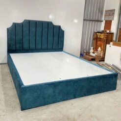 Giường Bọc Nhung Màu Xanh 2m