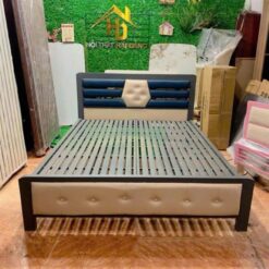 giuong-ngu-boc-nem-hai-mau-sac-thanh-lich-2m